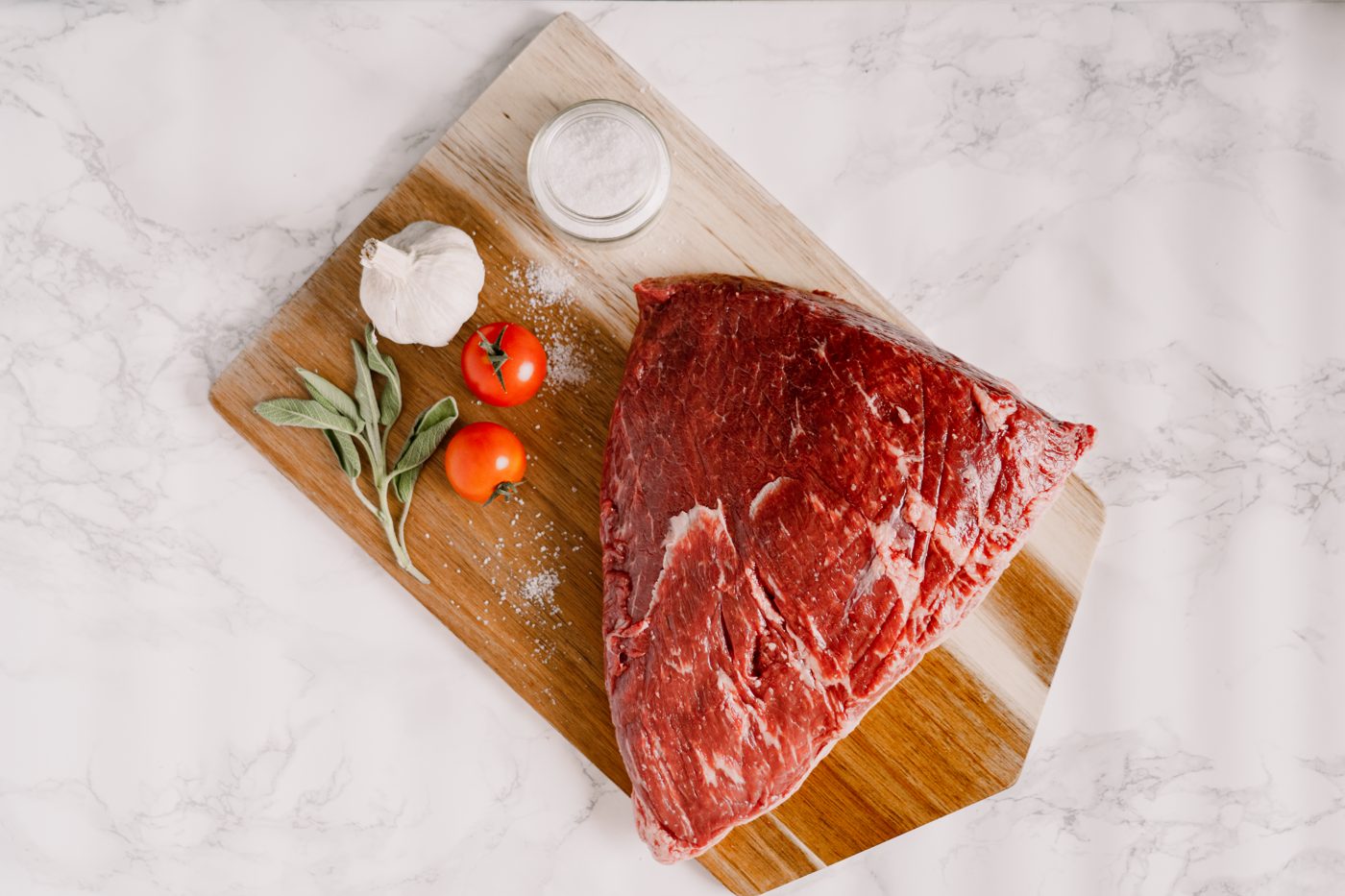 Picanha cruda su tagliere